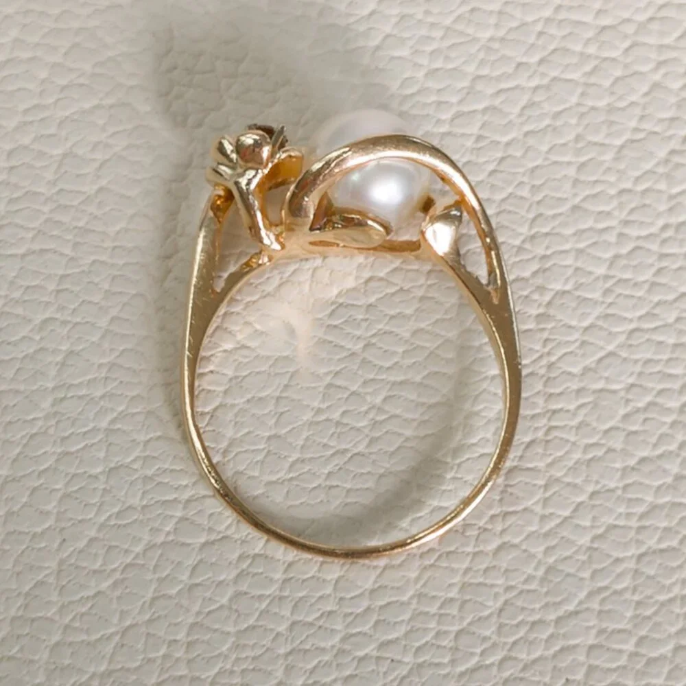 14K Gold Pearl Ring with Diamond Flower Accent - Picture 15 of 15